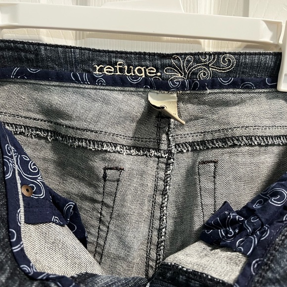 Refuge Jeans Women’s Size 5 98% Cotton 2% Spandex - Picture 4 of 7